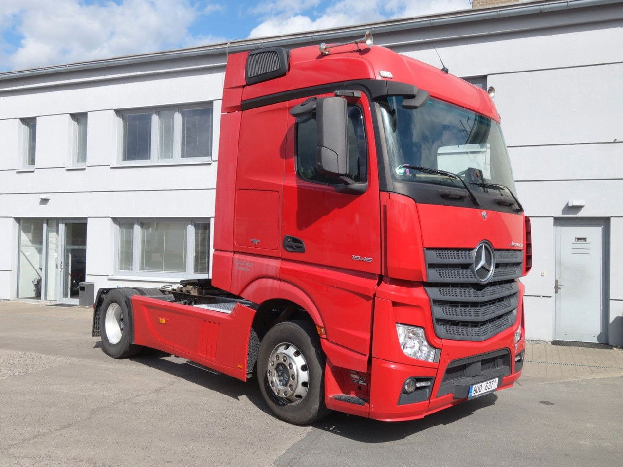Mercedes-Benz Actros 1846 LS Standard Big Space - شاحنة جرار: صور 3 Mercedes-Benz Actros 1846 LS Standard Big Space - شاحنة جرار: صور 3