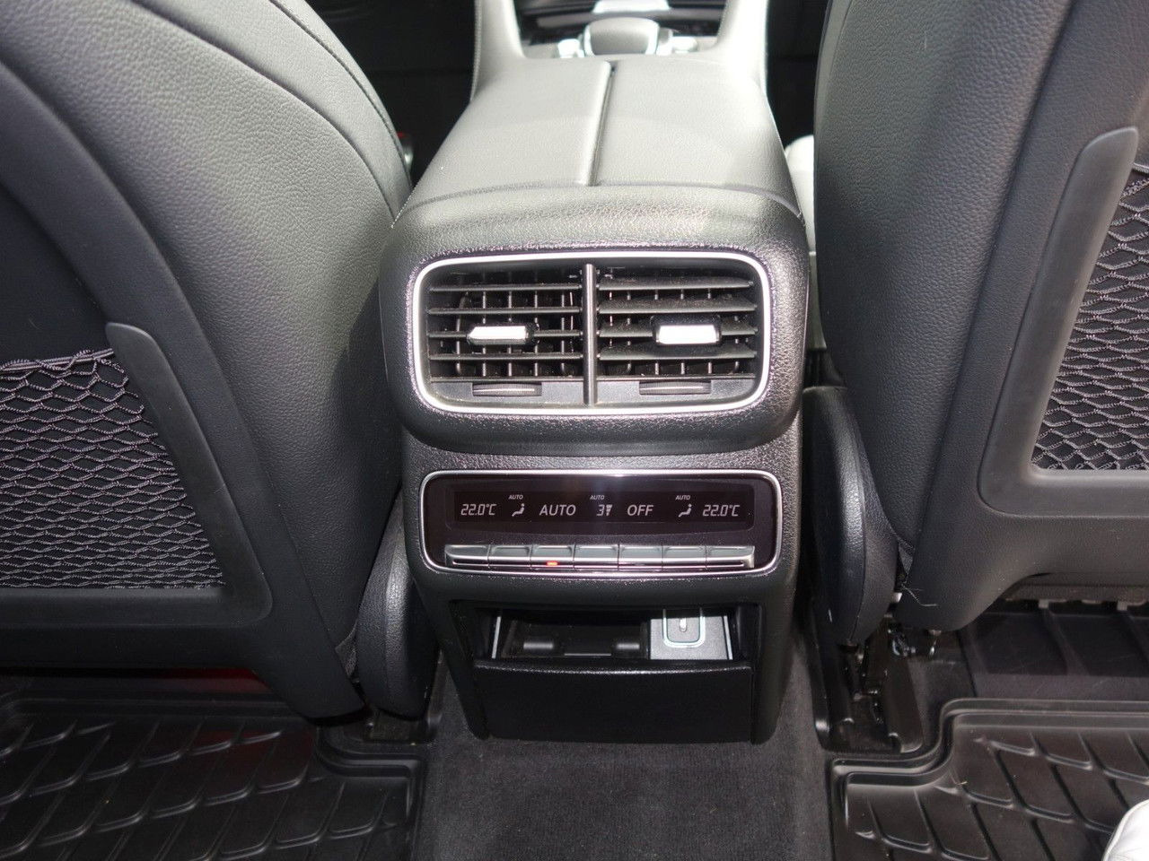 كوبيه Mercedes-Benz GLE-klasse 400 d 4Matic Coupe Pano: صور 12