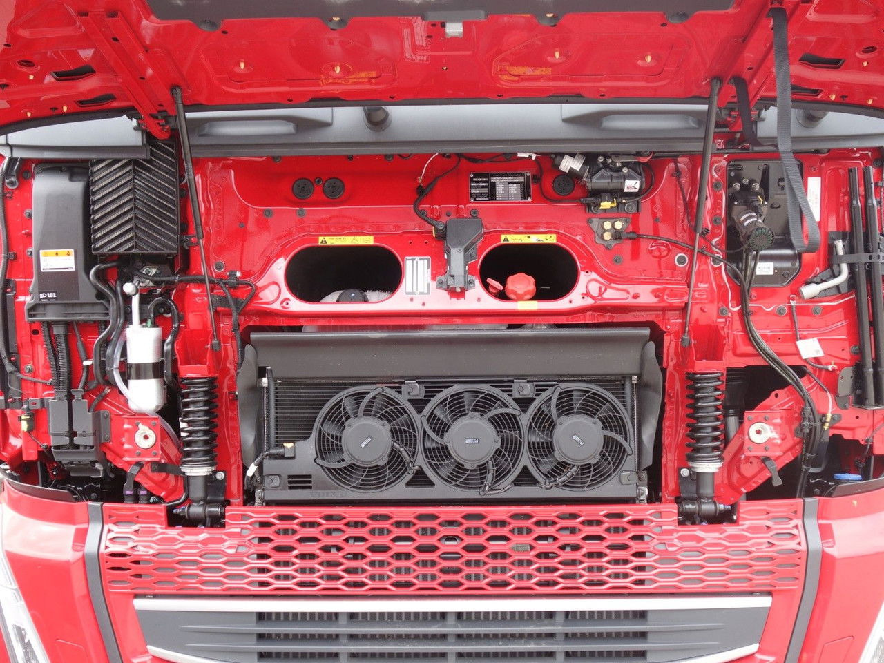 شاحنة نقل سيارات شاحنة Volvo FH 13 XL 460 TC Neue fur Kassbohrer: صور 12