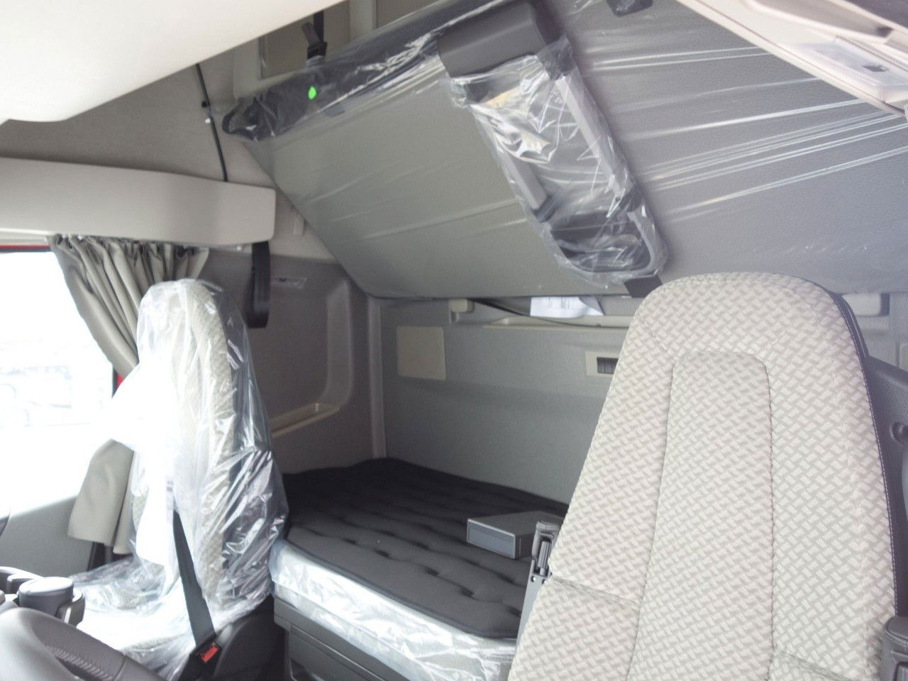 شاحنة نقل سيارات شاحنة Volvo FH 13 XL 460 TC Neue fur Kassbohrer: صور 8