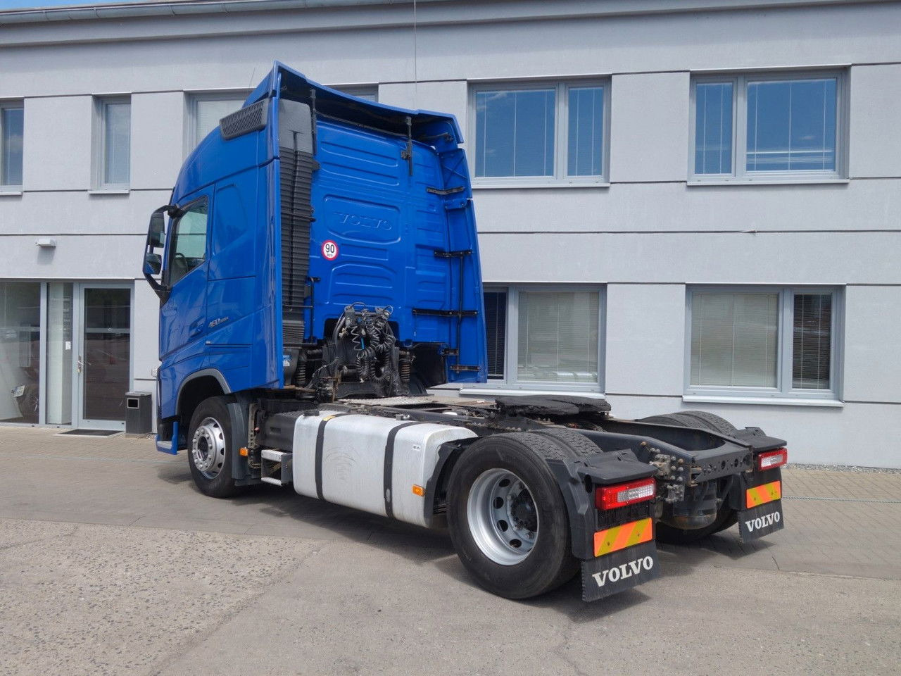 Volvo FH 460 Standard - شاحنة جرار: صور 4 Volvo FH 460 Standard - شاحنة جرار: صور 4