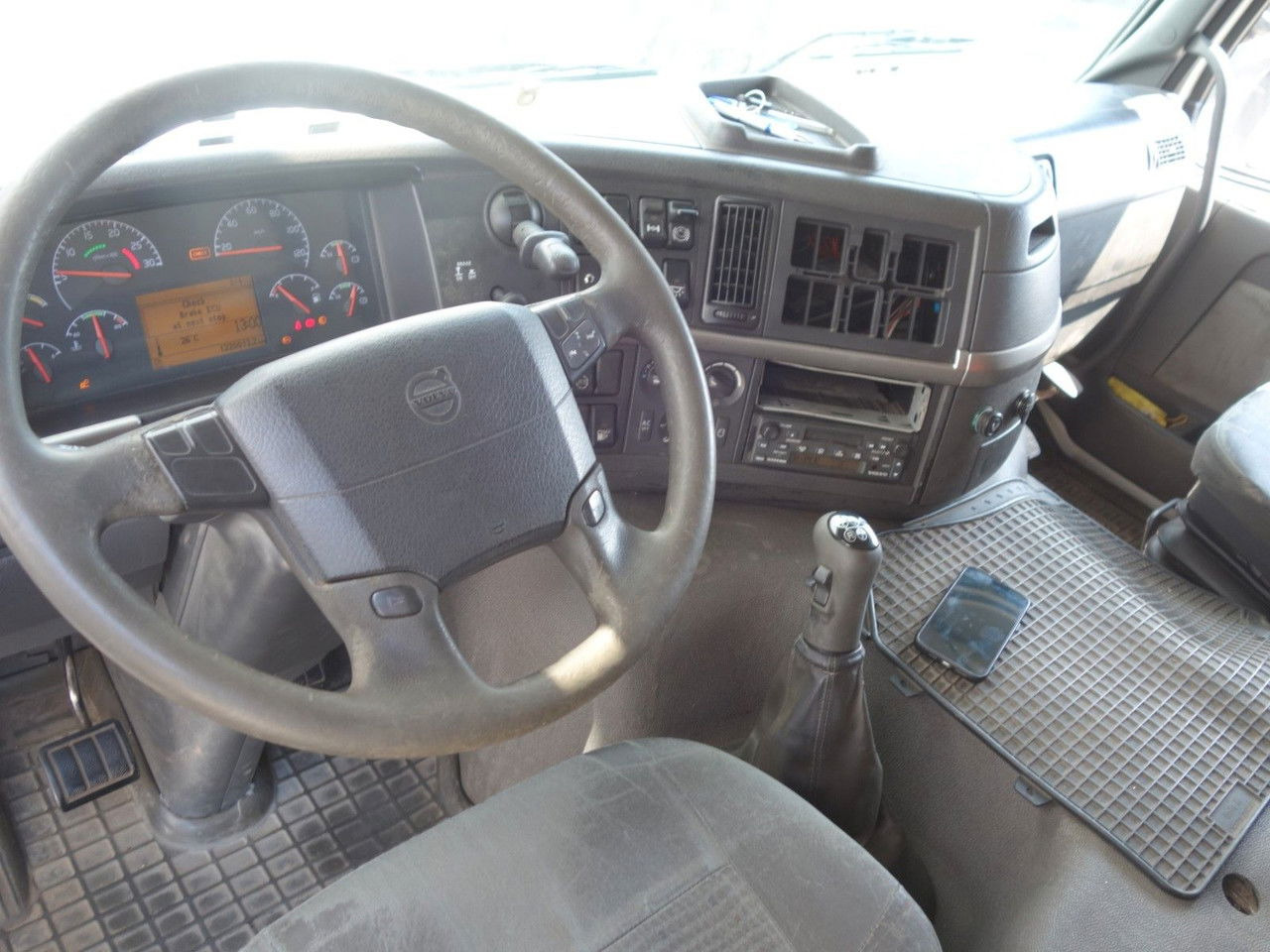 شاحنة ستارة Volvo FM 380 6x2 + Panav Anhänger: صور 18