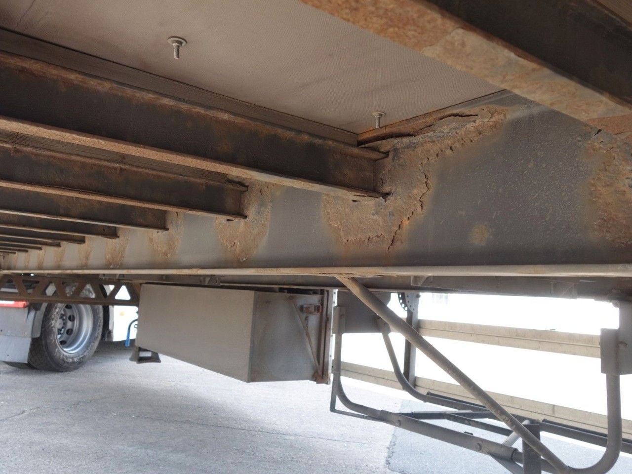 بصندوق مغلق نصف مقطورة WEKA Weka, 1 Achse, Lenkachse 1 Achse, Lenkachse: صور 16 بصندوق مغلق نصف مقطورة WEKA Weka, 1 Achse, Lenkachse 1 Achse, Lenkachse: صور 16