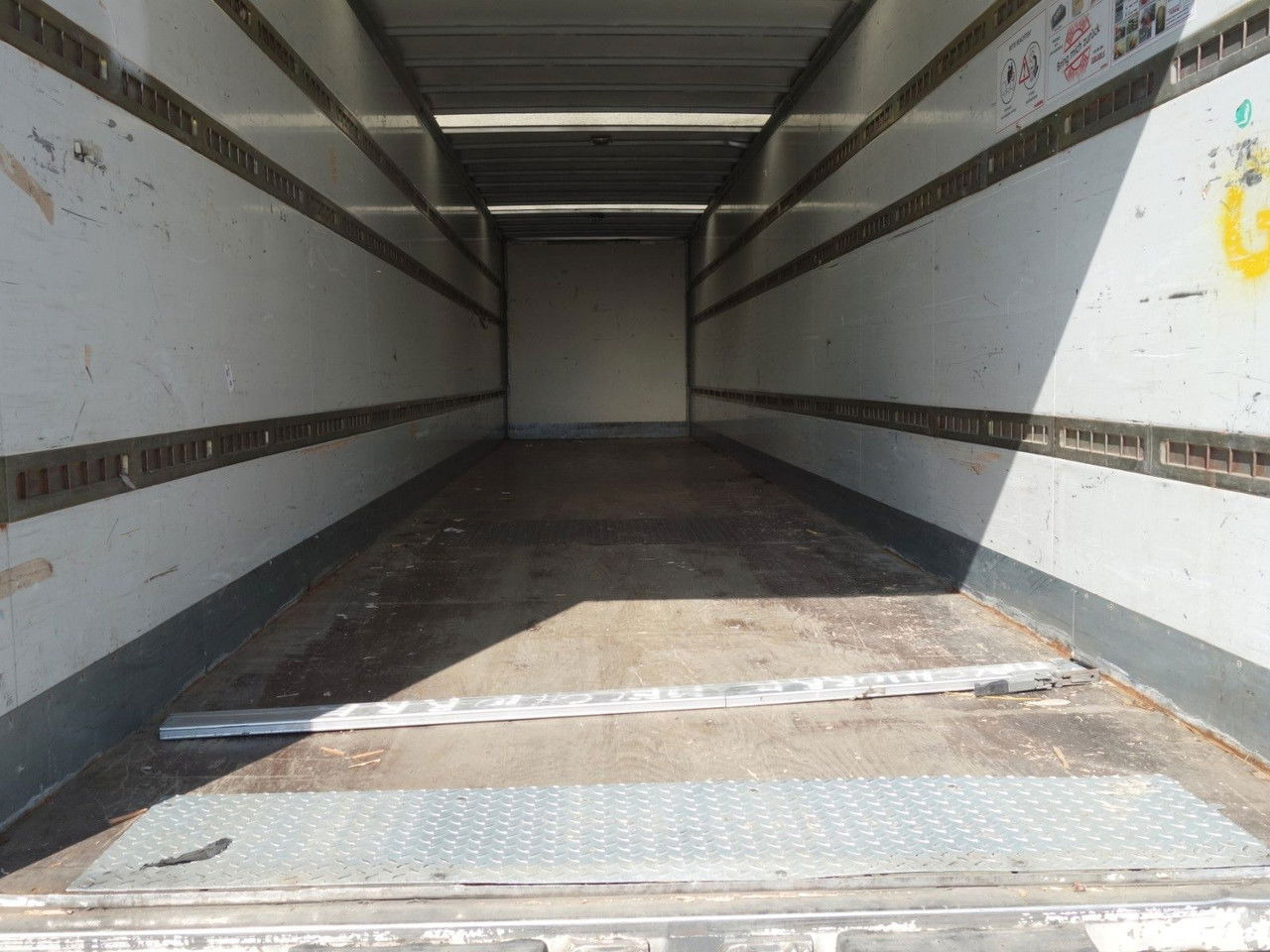 بصندوق مغلق نصف مقطورة WEKA Weka, 1 Achse, Lenkachse 1 Achse, Lenkachse: صور 9 بصندوق مغلق نصف مقطورة WEKA Weka, 1 Achse, Lenkachse 1 Achse, Lenkachse: صور 9