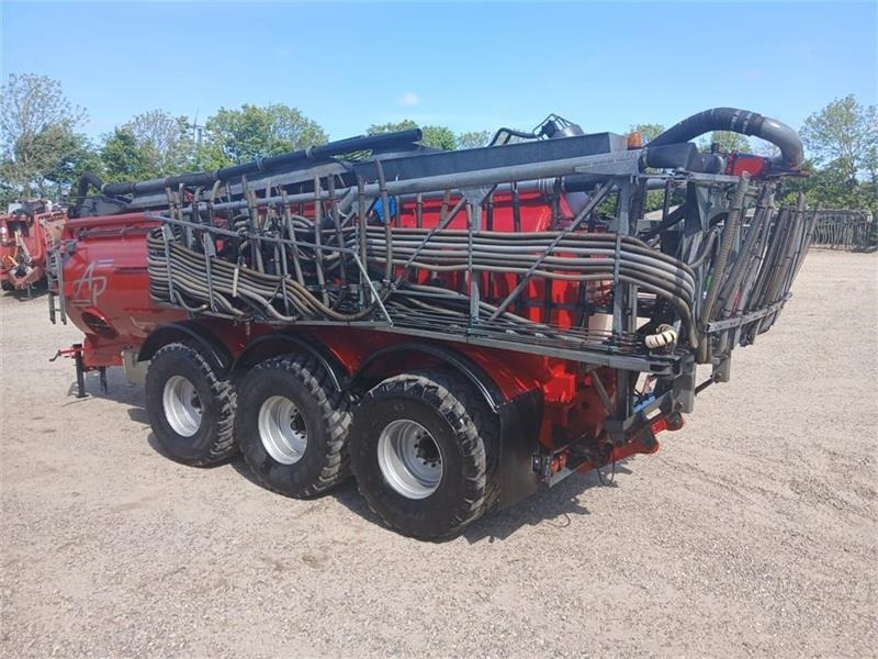 AP GV 25 m. 24 meter AP slangebom - صهريج السماد السائل: صور 3 AP GV 25 m. 24 meter AP slangebom - صهريج السماد السائل: صور 3