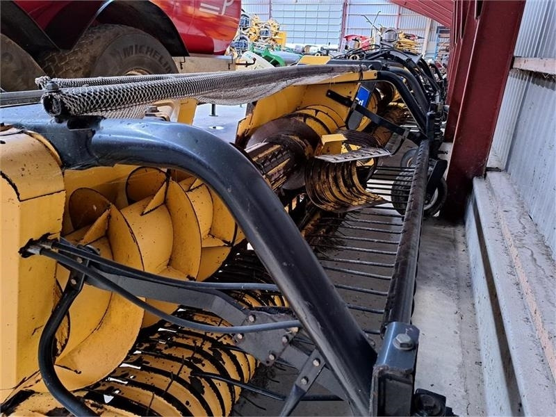 New Holland 355 W Græspick-up - معدات القش: صور 2 New Holland 355 W Græspick-up - معدات القش: صور 2