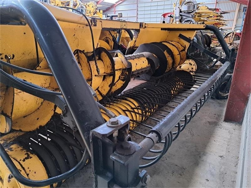 New Holland 356W - معدات القش: صور 2 New Holland 356W - معدات القش: صور 2