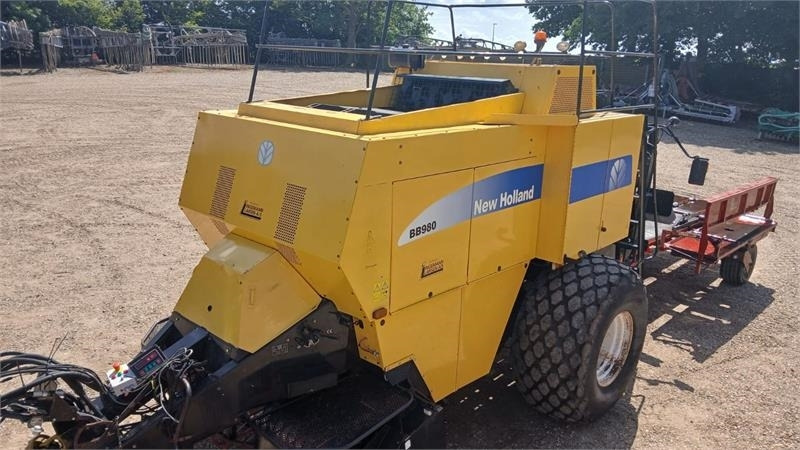 New Holland BB980 BB980 - مكبس البالات المستطيله: صور 1 New Holland BB980 BB980 - مكبس البالات المستطيله: صور 1