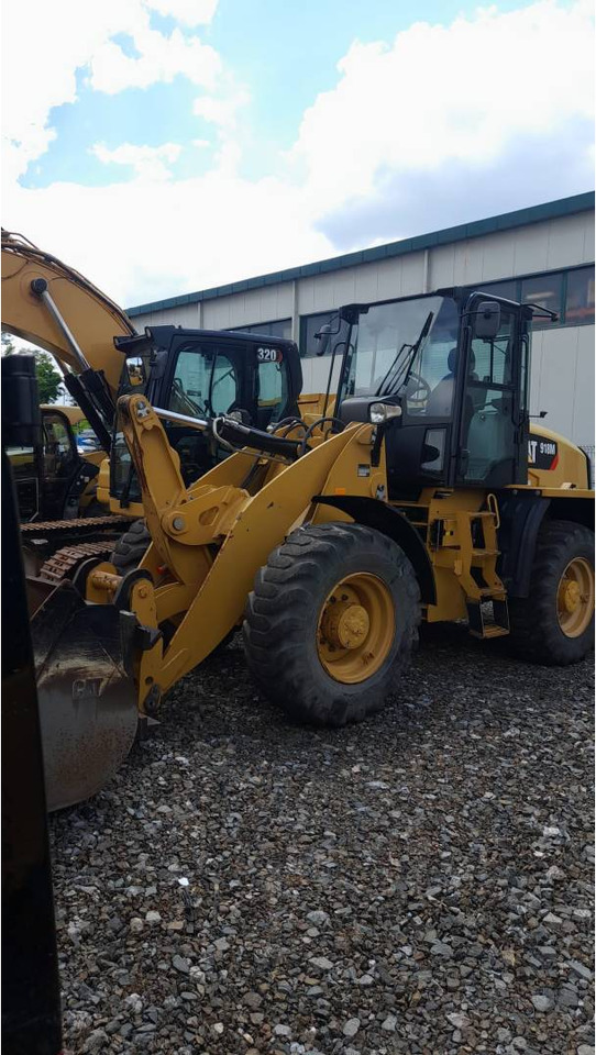 CAT 918M - اللودر بعجل: صور 1 CAT 918M - اللودر بعجل: صور 1