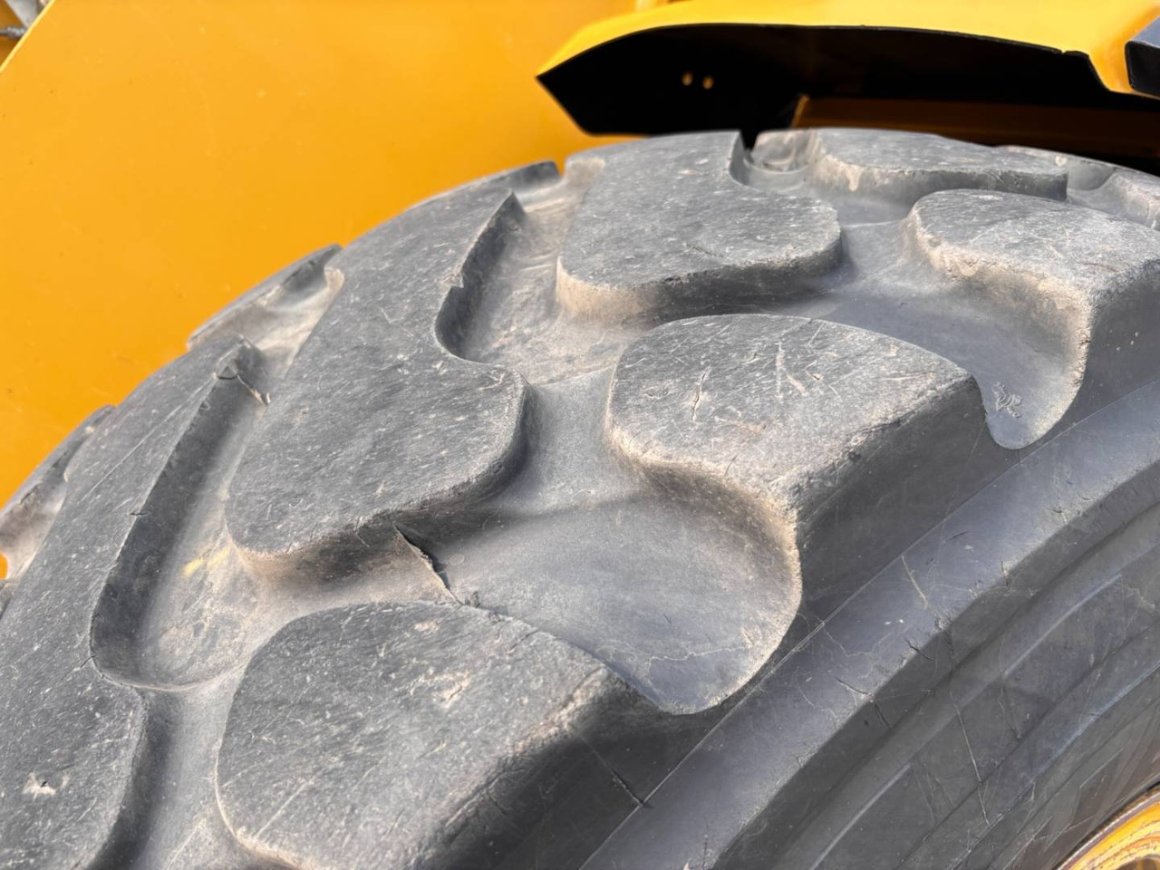 اللودر بعجل CAT 938K: صور 9