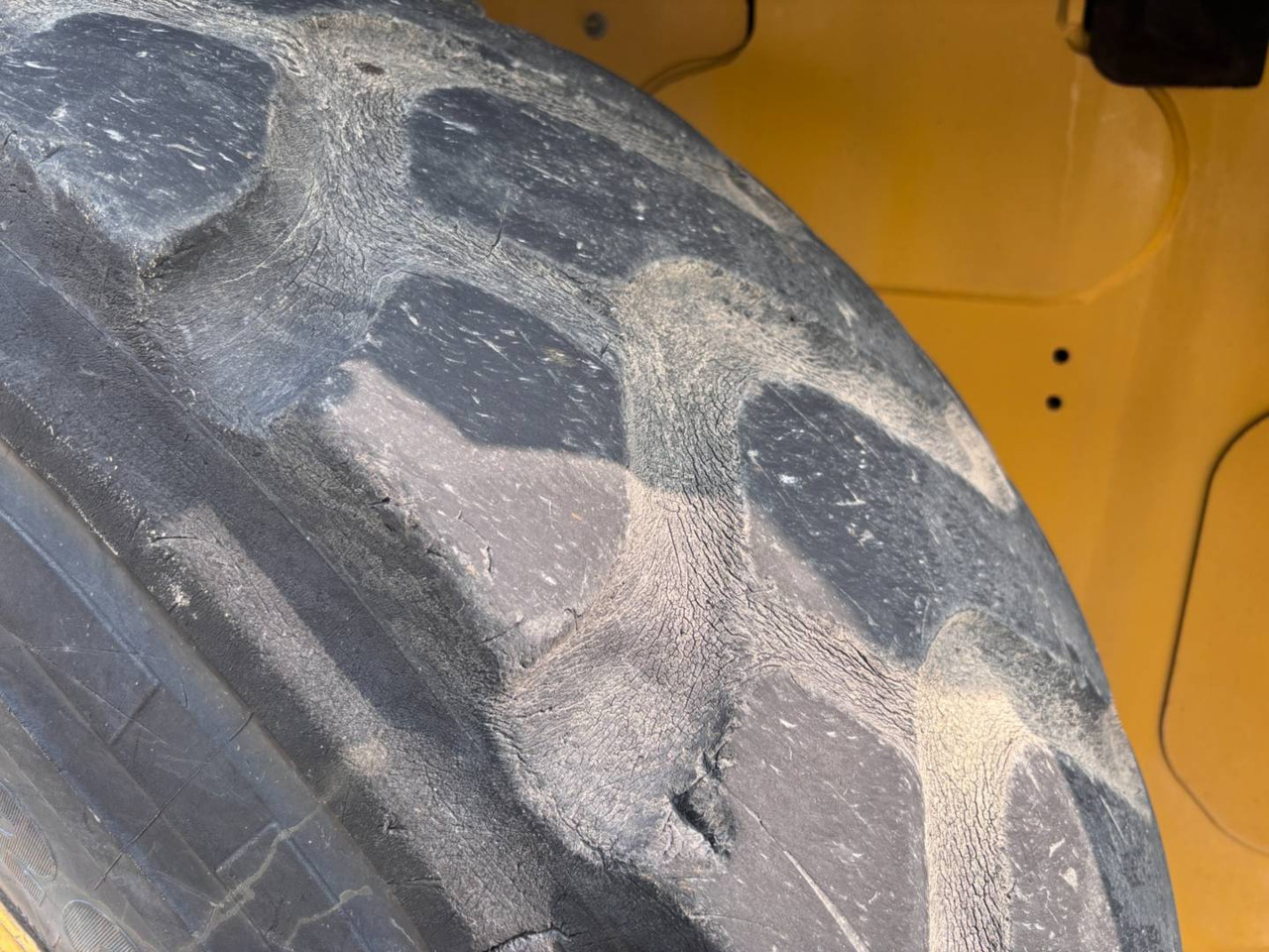 اللودر بعجل CAT 938K: صور 8