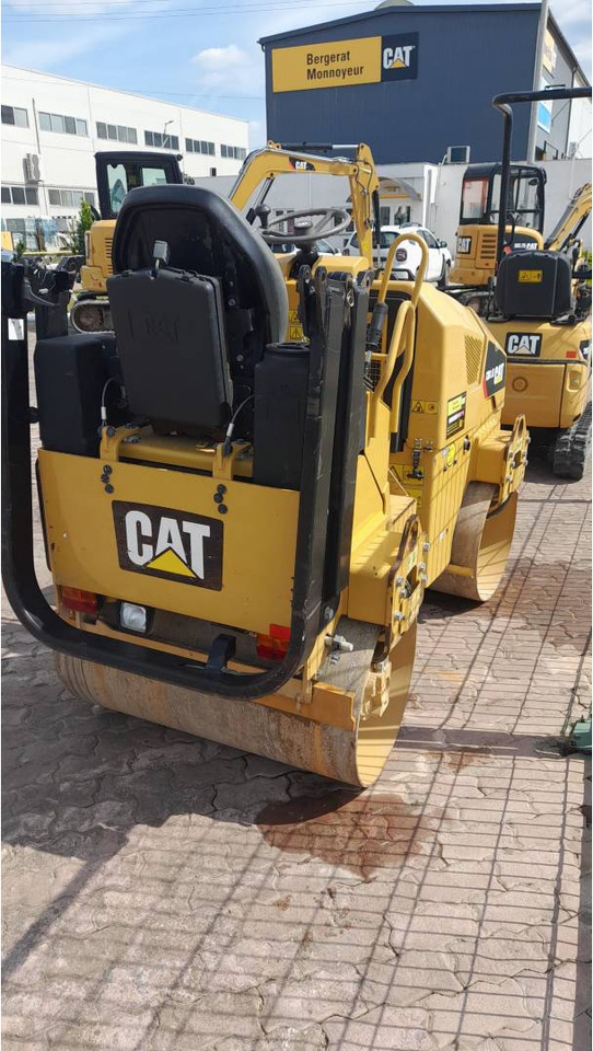 CAT CB 1.8 - مدحلة: صور 3 CAT CB 1.8 - مدحلة: صور 3