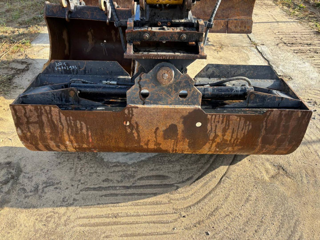 حفارات زحافة CAT 307.5: صور 19