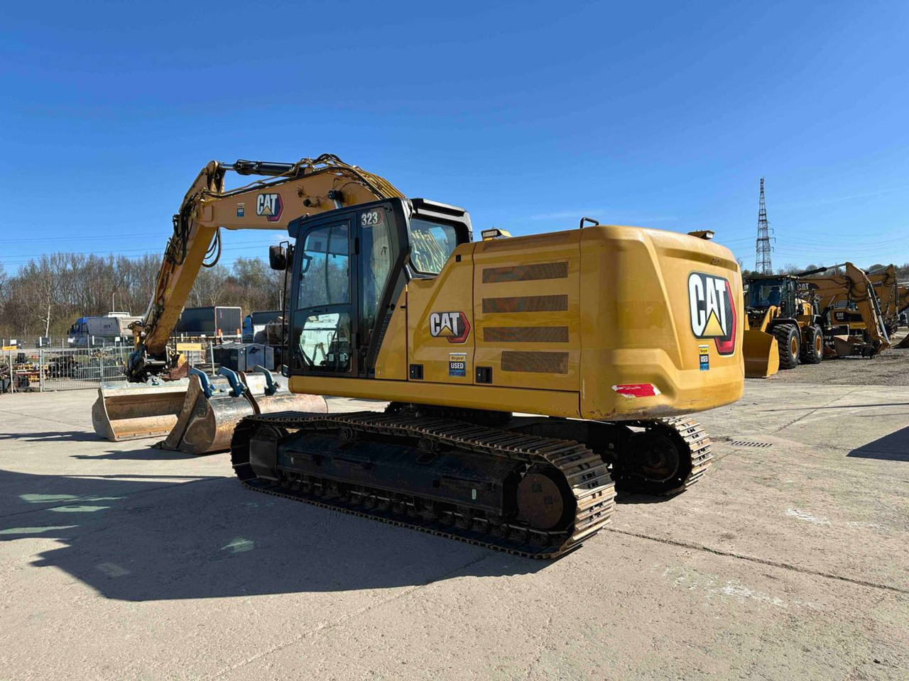 CAT 323 - حفارات زحافة: صور 4 CAT 323 - حفارات زحافة: صور 4