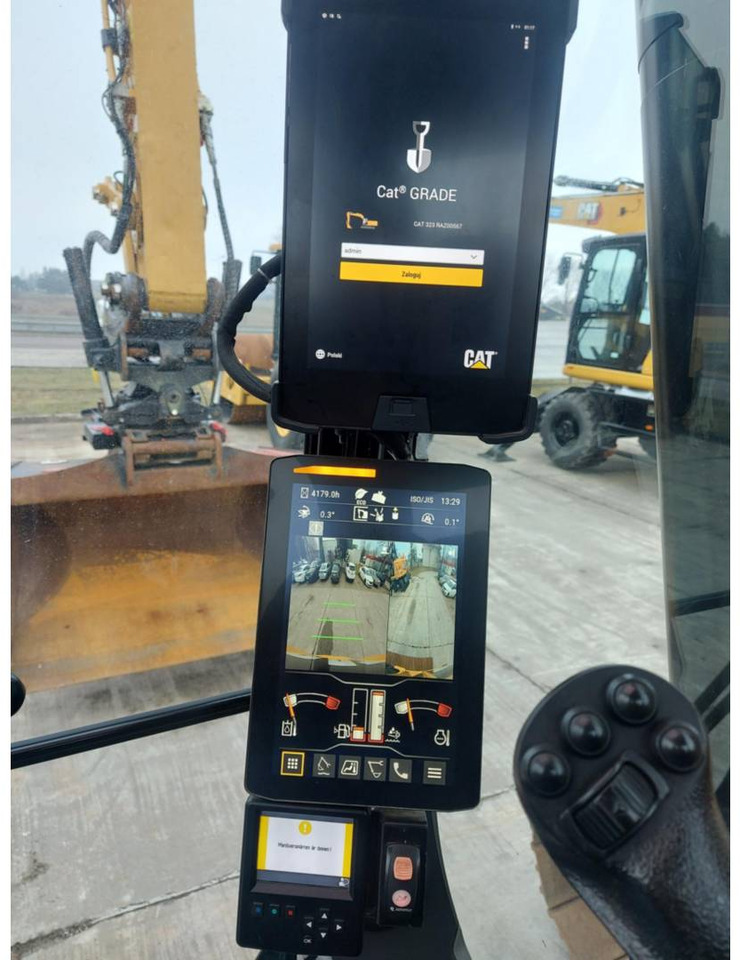 CAT 323 - حفارات زحافة: صور 5 CAT 323 - حفارات زحافة: صور 5