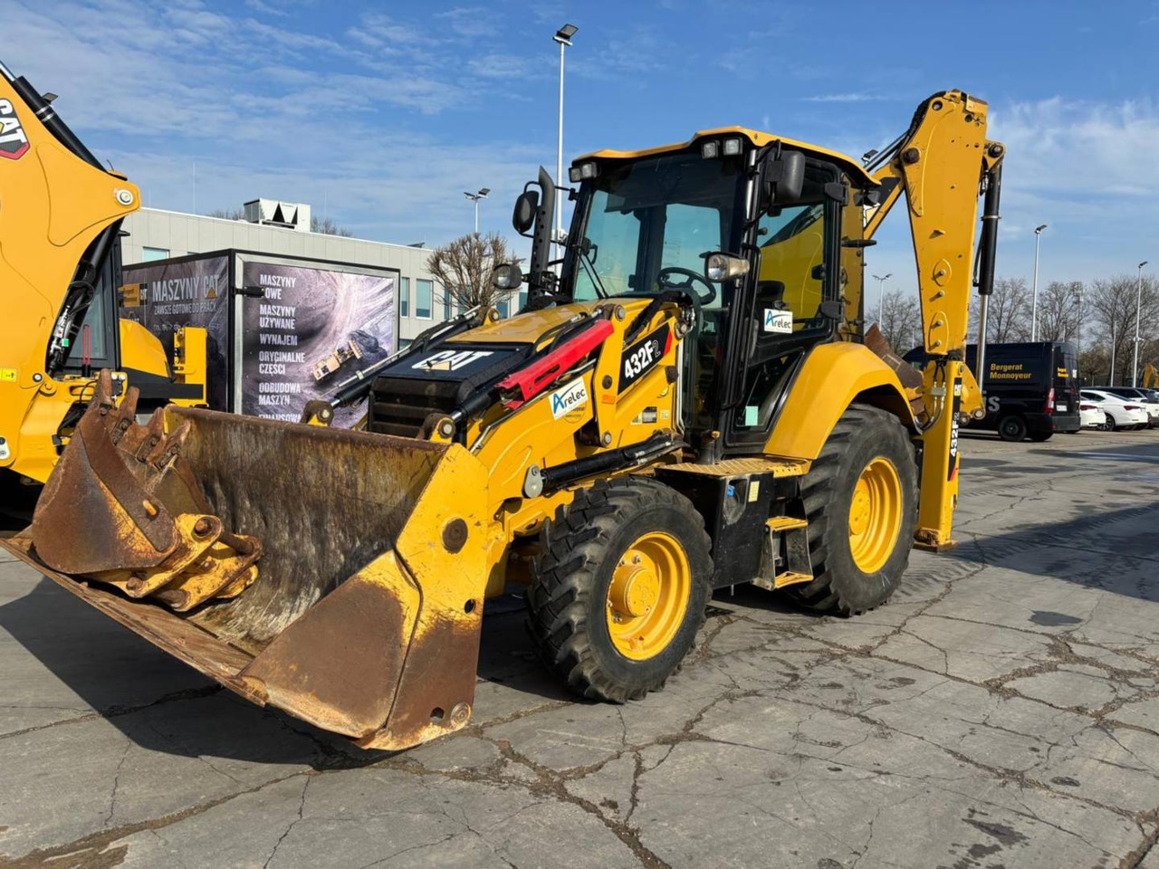 CAT 432F2 - حفار متعدد الاستخدام: صور 1 CAT 432F2 - حفار متعدد الاستخدام: صور 1