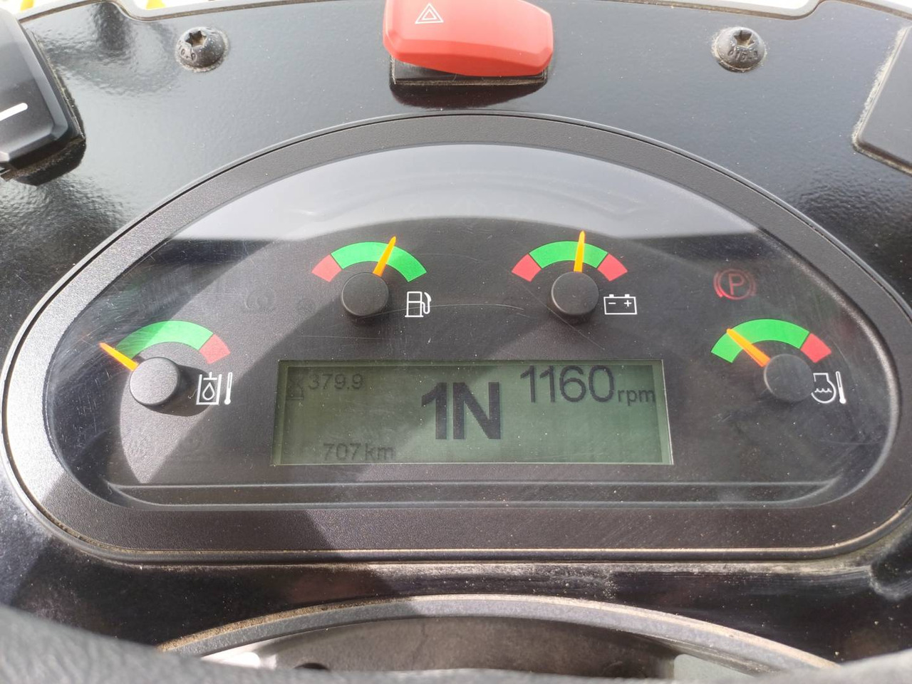 CAT 906 M - اللودر بعجل: صور 5 CAT 906 M - اللودر بعجل: صور 5
