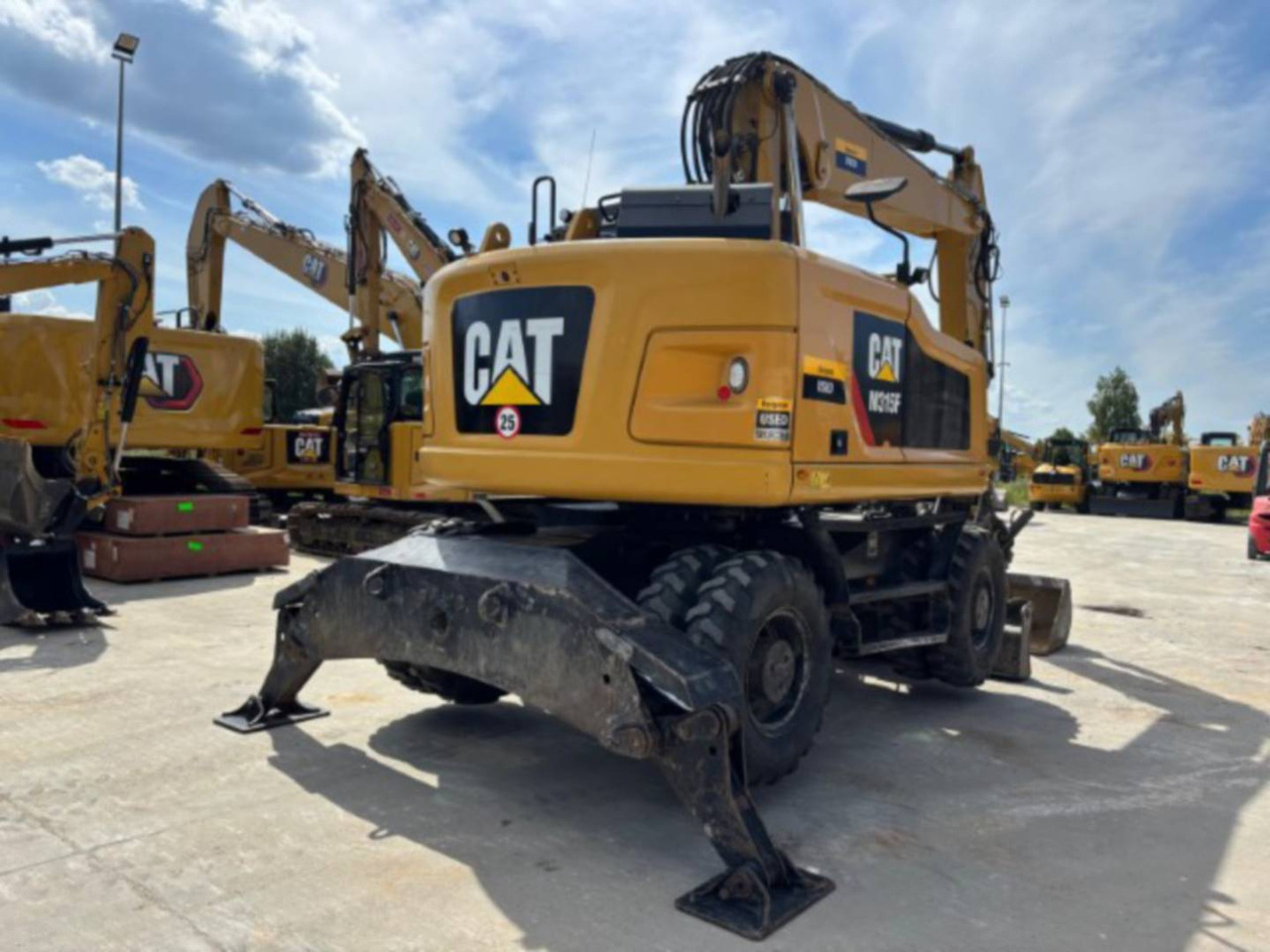 CAT M315F - حفارة على عجلات: صور 3 CAT M315F - حفارة على عجلات: صور 3