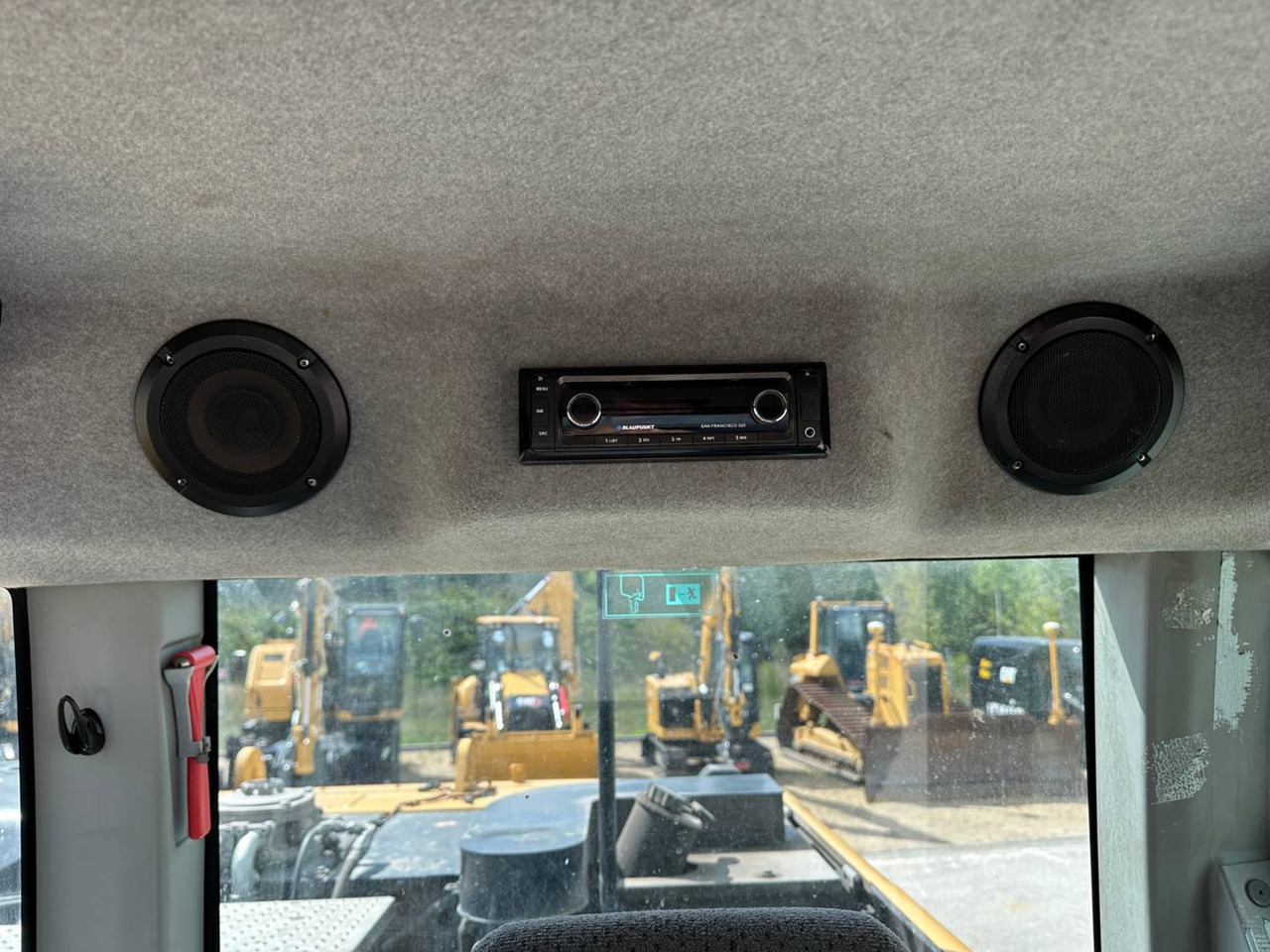 حفارة على عجلات CAT M318F: صور 15