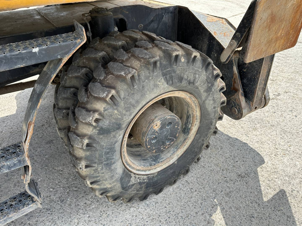 حفارة على عجلات CAT M318F: صور 29