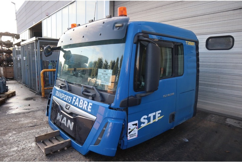 MAN F99L40 TGX XL - الكابينة والداخلية - شاحنة: صور 3 MAN F99L40 TGX XL - الكابينة والداخلية - شاحنة: صور 3
