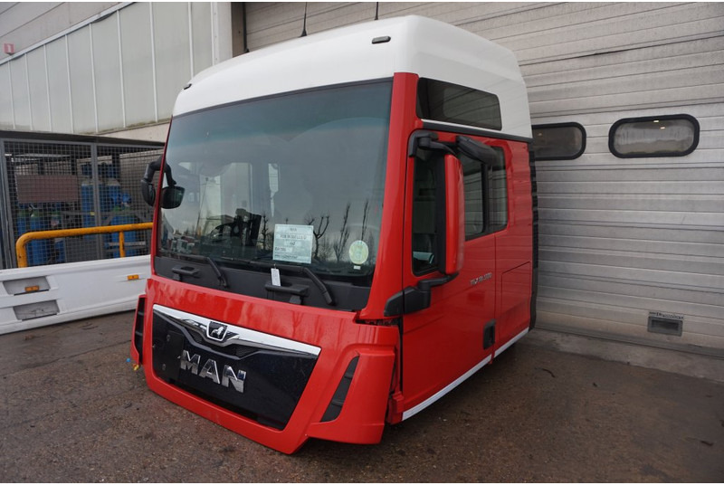 MAN F99L41 TGX XXL EURO6 81.60000-7925 - الكابينة والداخلية - شاحنة: صور 3 MAN F99L41 TGX XXL EURO6 81.60000-7925 - الكابينة والداخلية - شاحنة: صور 3