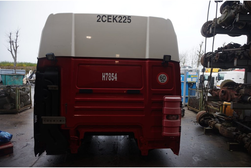MAN F99L41 TGX XXL EURO6 81.60000-7925 - الكابينة والداخلية - شاحنة: صور 4 MAN F99L41 TGX XXL EURO6 81.60000-7925 - الكابينة والداخلية - شاحنة: صور 4