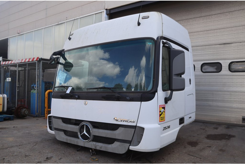 Mercedes-Benz ACTROS F04 MP3 - الكابينة والداخلية - شاحنة: صور 2 Mercedes-Benz ACTROS F04 MP3 - الكابينة والداخلية - شاحنة: صور 2
