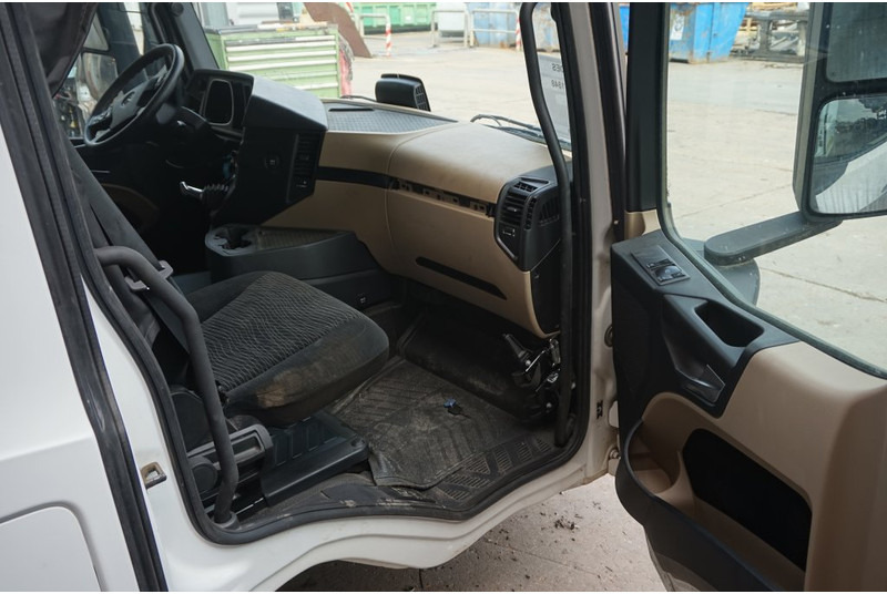 Mercedes-Benz ACTROS MP4 L-CLSSP L2.3 TUNNEL 170 - الكابينة والداخلية - شاحنة: صور 5 Mercedes-Benz ACTROS MP4 L-CLSSP L2.3 TUNNEL 170 - الكابينة والداخلية - شاحنة: صور 5