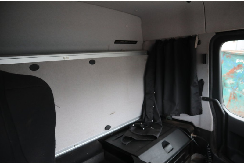 الكابينة والداخلية - شاحنة Mercedes-Benz L-STREAMSPACE 2.3MM 320 TUNNEL: صور 7 الكابينة والداخلية - شاحنة Mercedes-Benz L-STREAMSPACE 2.3MM 320 TUNNEL: صور 7