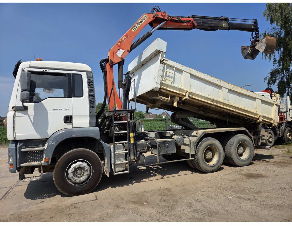 MAN TGA 26.350 6X4 BORDMATIC TIPPER CRANE PALFINGER PK15500 - قلابات, شاحنة كرين: صور 3 MAN TGA 26.350 6X4 BORDMATIC TIPPER CRANE PALFINGER PK15500 - قلابات, شاحنة كرين: صور 3