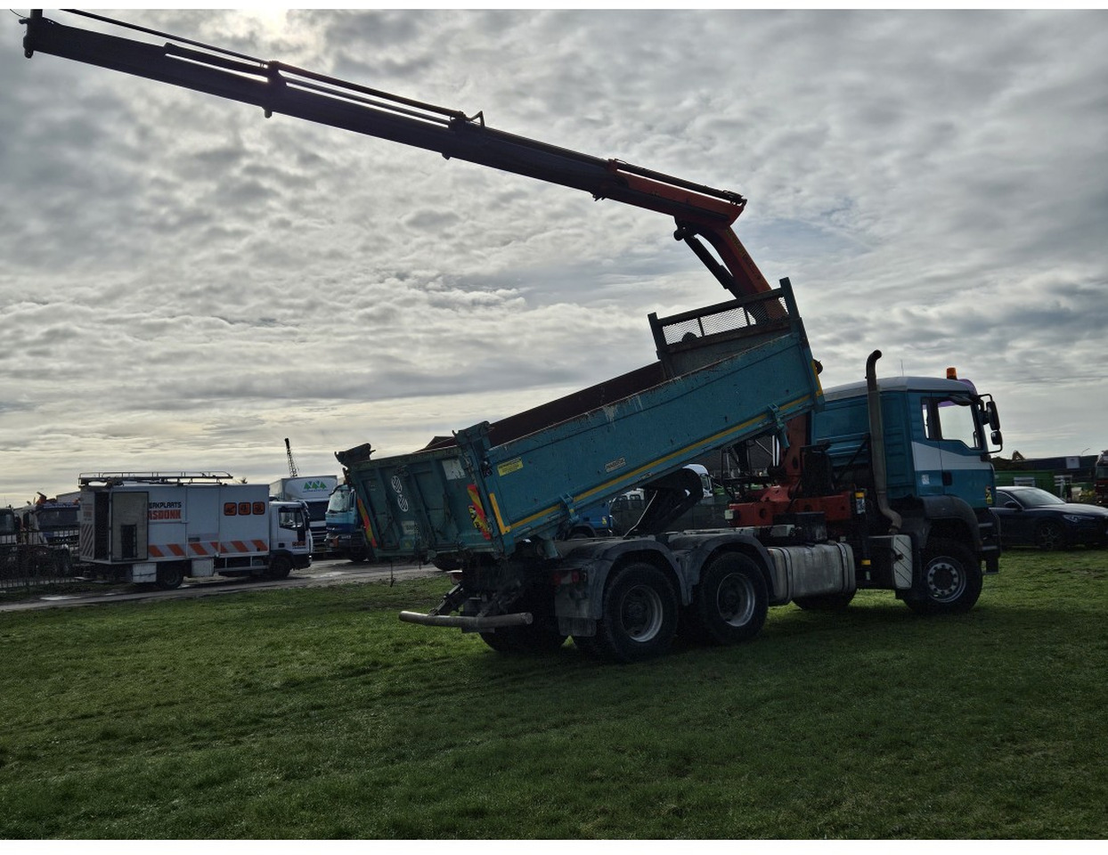 MAN TGA 33.360 TIPPER 3 SIDE CRANE PALFINGER 16502 *REMOTE CONTROL - قلابات: صور 2 MAN TGA 33.360 TIPPER 3 SIDE CRANE PALFINGER 16502 *REMOTE CONTROL - قلابات: صور 2