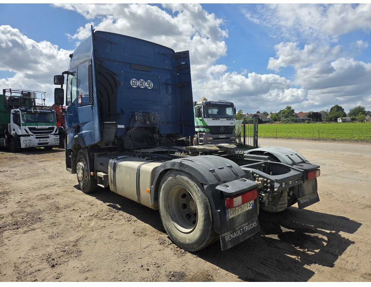 Renault T 460 4X2 Tractor Unit Retarder Hydraulic - شاحنة جرار: صور 3 Renault T 460 4X2 Tractor Unit Retarder Hydraulic - شاحنة جرار: صور 3