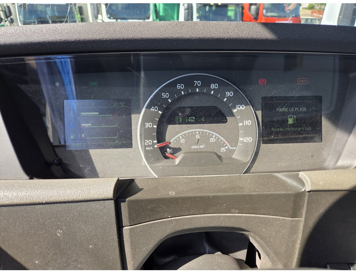 شاحنة جرار VOLVO FH 500 4X2 TRACTOR UNIT 2 TANKS VEB+: صور 11