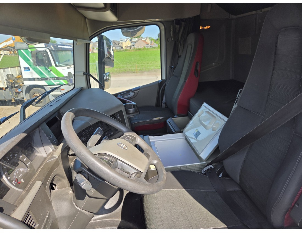 شاحنة جرار VOLVO FH 500 4X2 TRACTOR UNIT 2 TANKS VEB+: صور 9