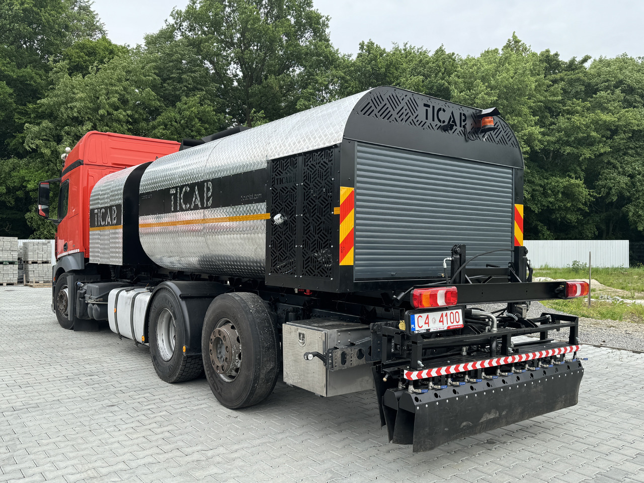 TICAB Asphalt Distributor, 8000 L, Аutonomous Asphalt Sprayer, Manufacturer - مضخة خرسانة: صور 1 TICAB Asphalt Distributor, 8000 L, Аutonomous Asphalt Sprayer, Manufacturer - مضخة خرسانة: صور 1