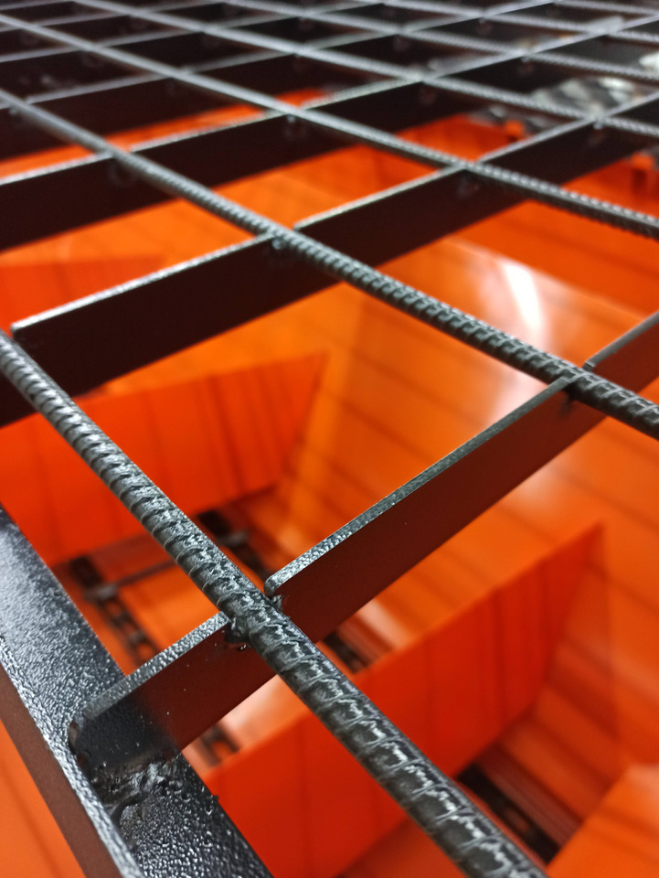 TICAB Sand and Salt Spreader,6/9mᵌ,9/12t of sand,Manufaсturer - سيارة بلدية: صور 3 TICAB Sand and Salt Spreader,6/9mᵌ,9/12t of sand,Manufaсturer - سيارة بلدية: صور 3