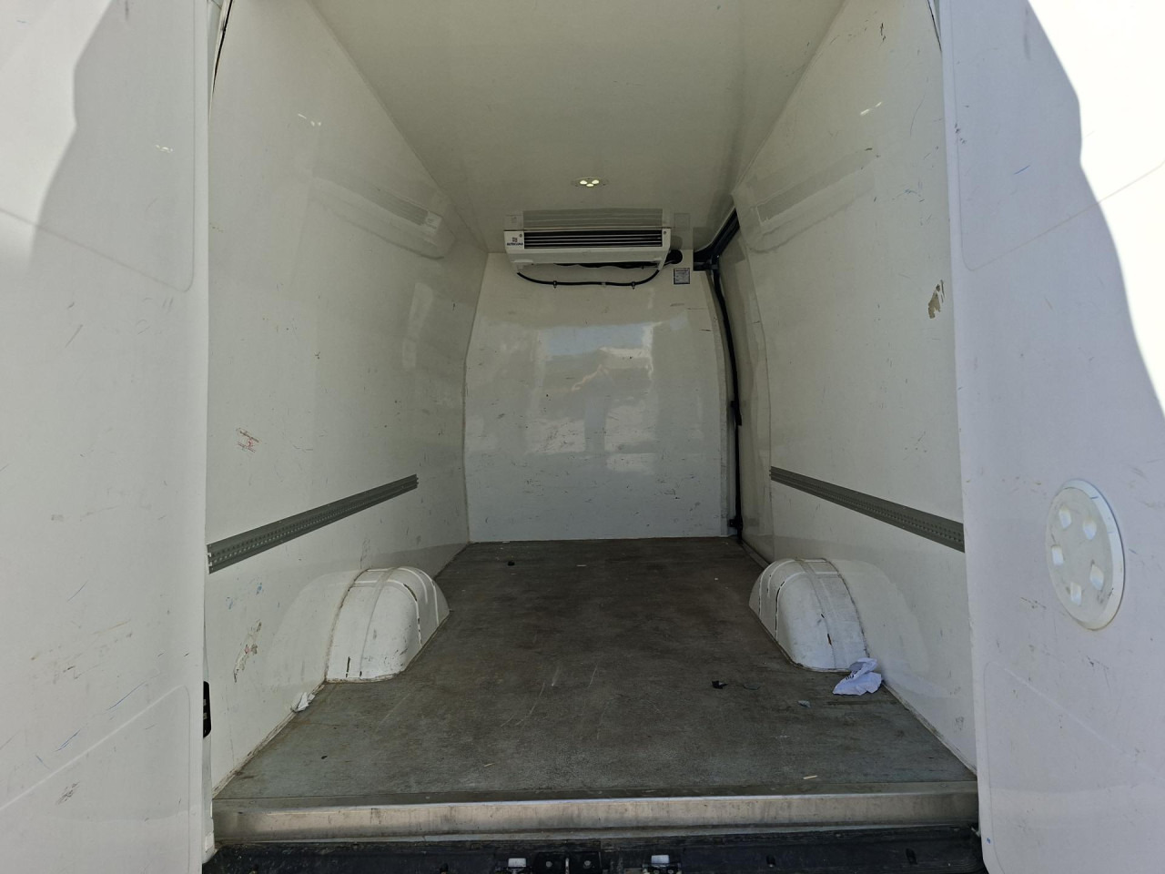 IVECO Daily 35S14V - الشاحنات الصغيرة المبردة: صور 5 IVECO Daily 35S14V - الشاحنات الصغيرة المبردة: صور 5