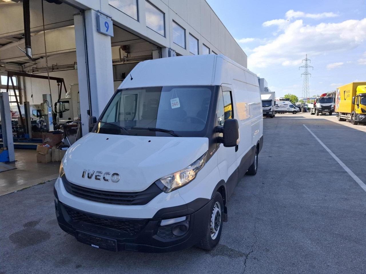 IVECO Daily 35S14V - ميكروباص: صور 1 IVECO Daily 35S14V - ميكروباص: صور 1