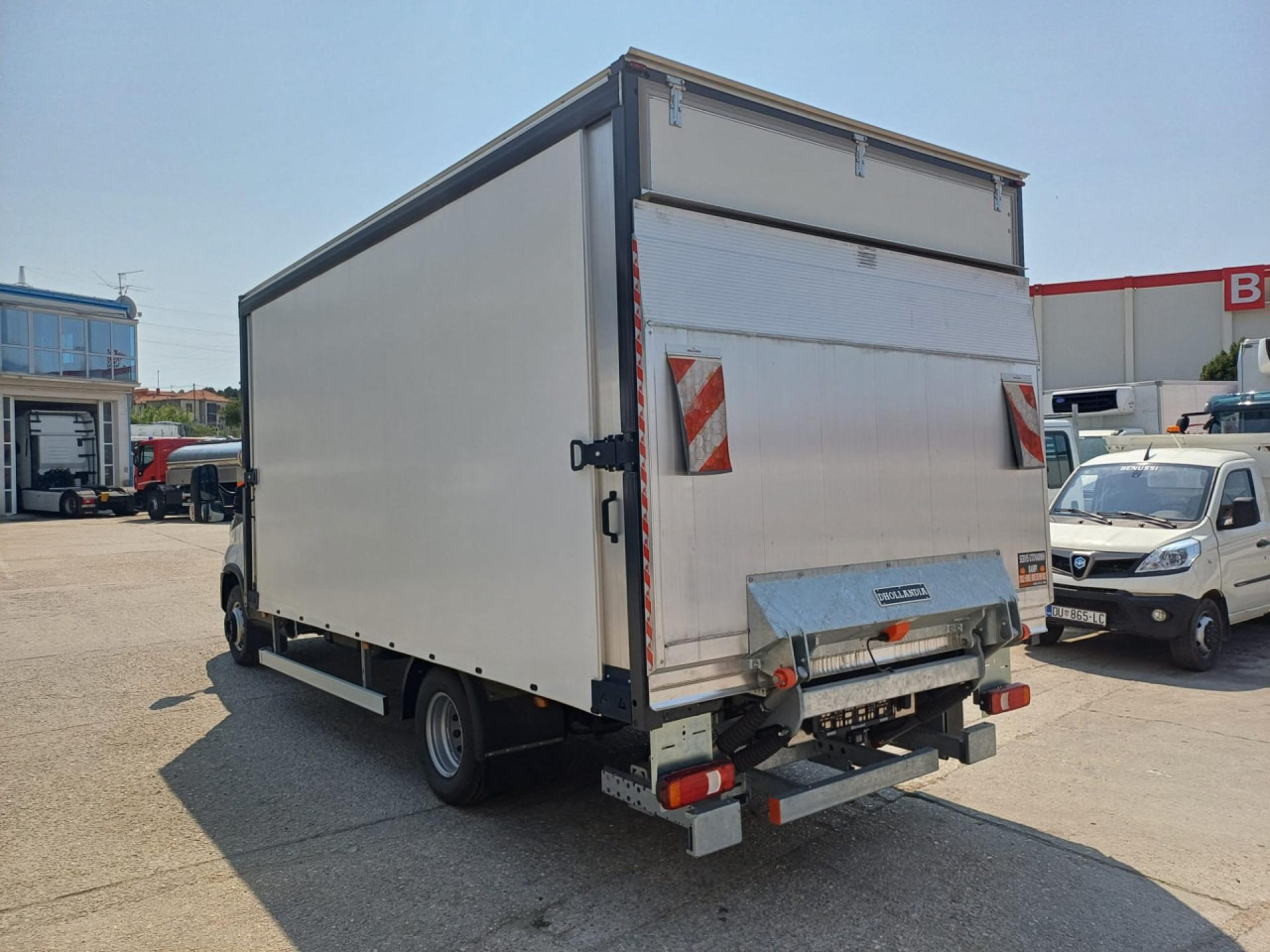 IVECO Daily 70C18H - الشاحنات الصغيرة ستائر: صور 5 IVECO Daily 70C18H - الشاحنات الصغيرة ستائر: صور 5