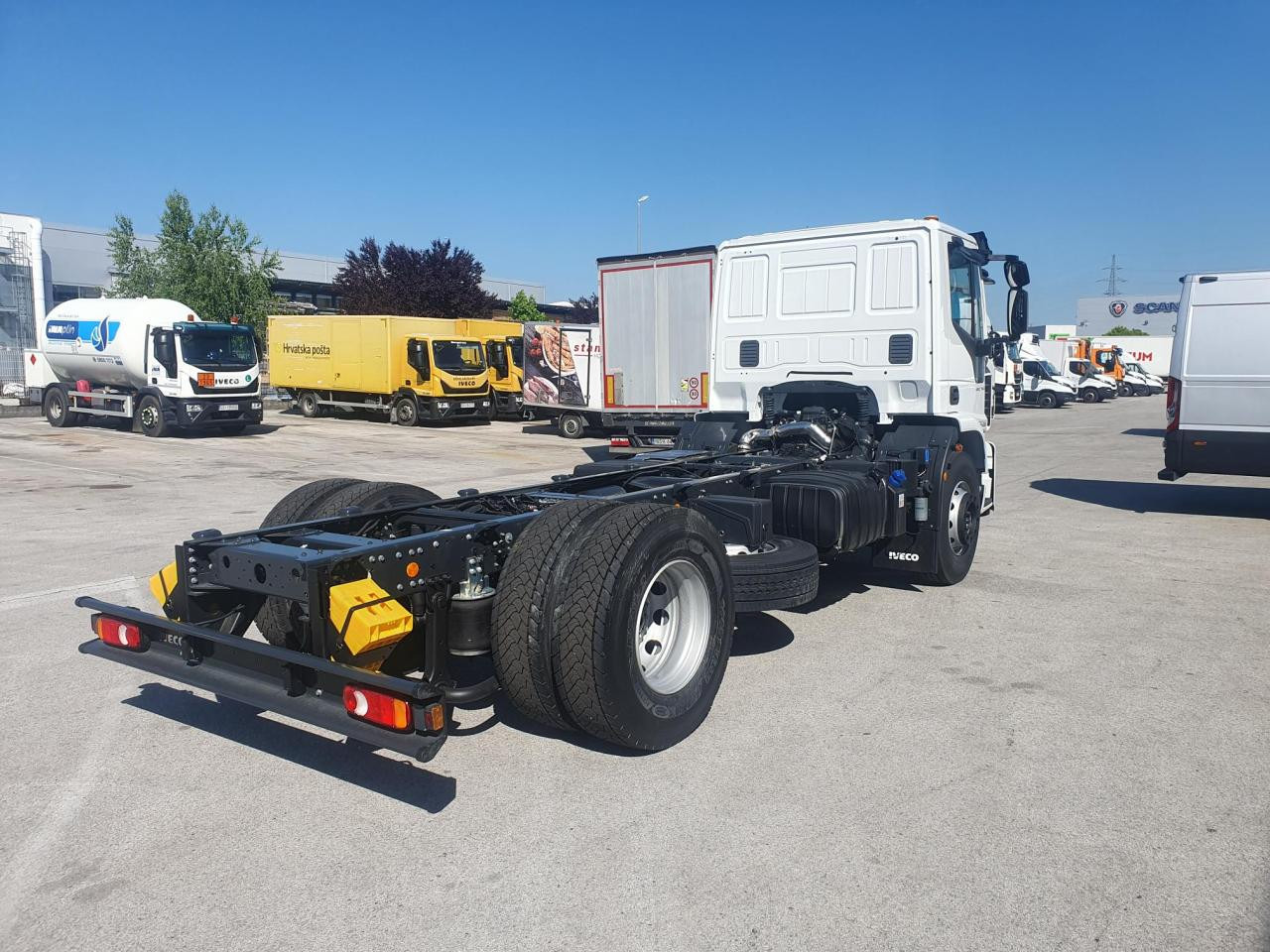 IVECO Eurocargo ML180E32/P - الشاسيه شاحنة: صور 4 IVECO Eurocargo ML180E32/P - الشاسيه شاحنة: صور 4