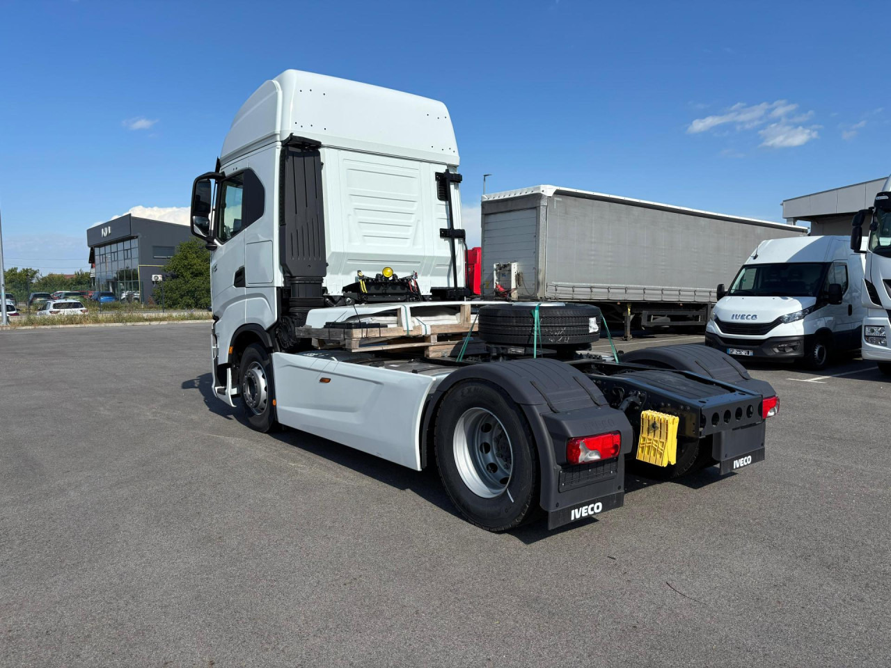 IVECO S-Way AS440S49T/P - شاحنة جرار: صور 3 IVECO S-Way AS440S49T/P - شاحنة جرار: صور 3