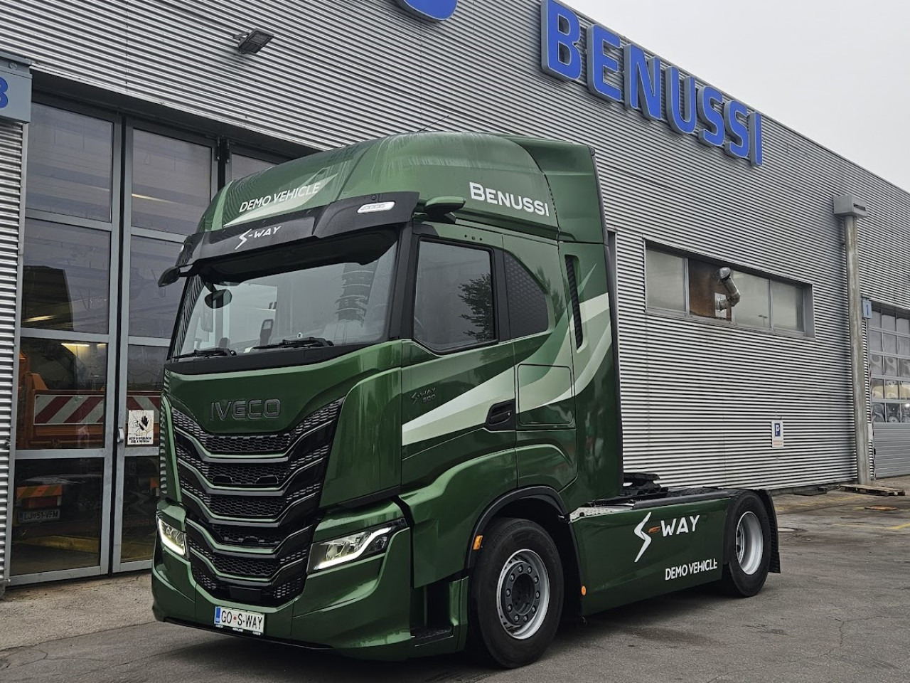 IVECO S-Way AS440S50T/P - شاحنة جرار: صور 1 IVECO S-Way AS440S50T/P - شاحنة جرار: صور 1