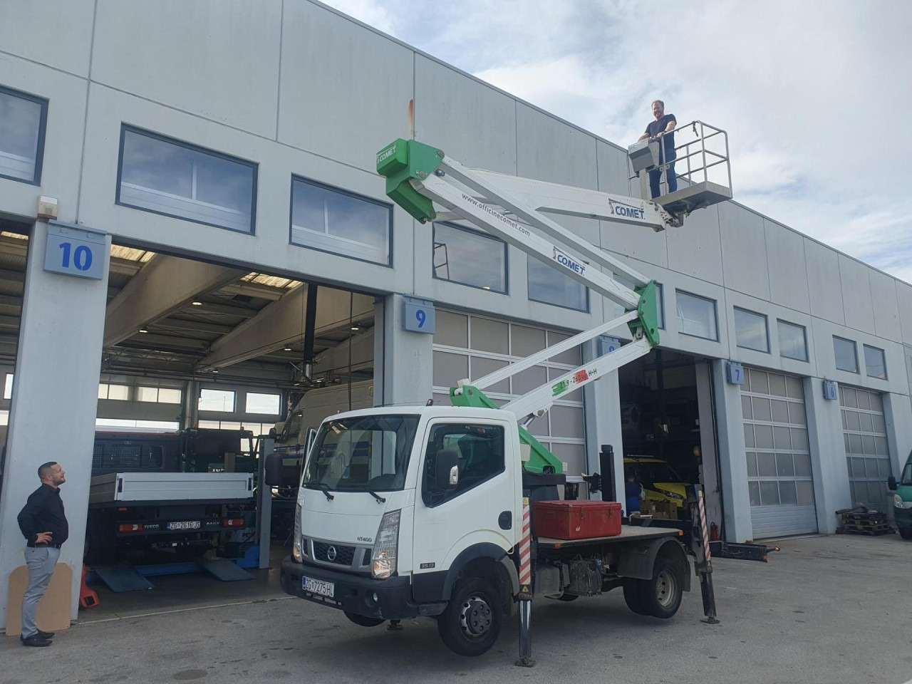 NISSAN Cabstar NT400 - مصاعد الازدهار محمولة على شاحنة: صور 5 NISSAN Cabstar NT400 - مصاعد الازدهار محمولة على شاحنة: صور 5