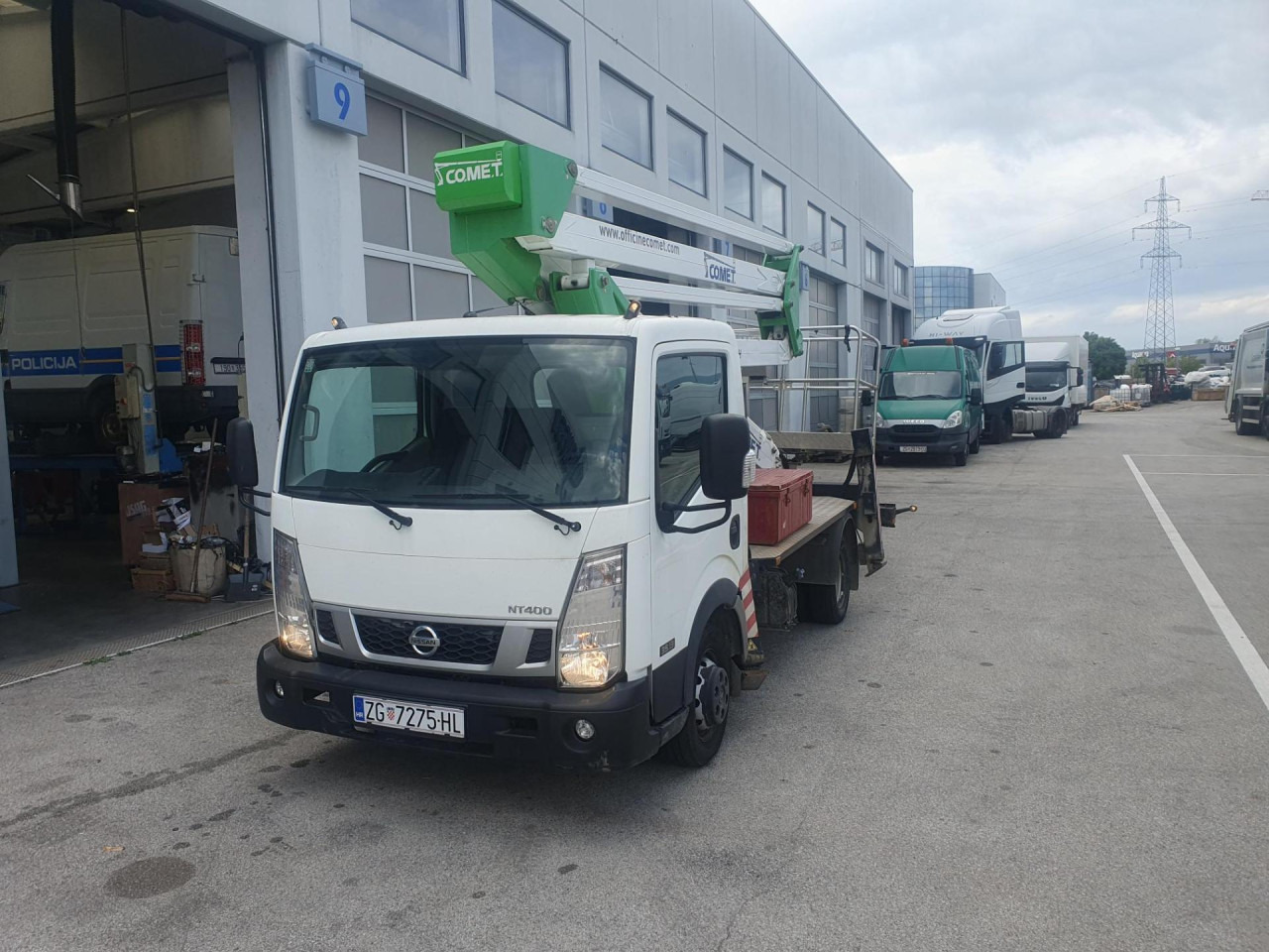 NISSAN Cabstar NT400 - مصاعد الازدهار محمولة على شاحنة: صور 1 NISSAN Cabstar NT400 - مصاعد الازدهار محمولة على شاحنة: صور 1