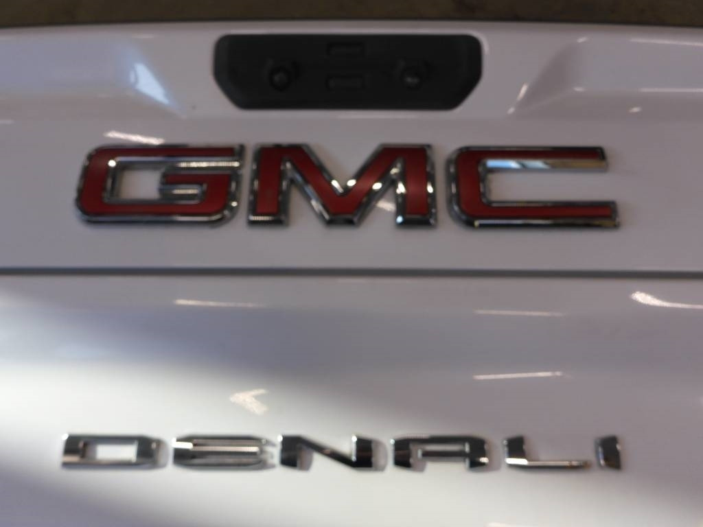 GMC Denali 2021 Flakläm - الكبائن - شاحنة: صور 2 GMC Denali 2021 Flakläm - الكبائن - شاحنة: صور 2