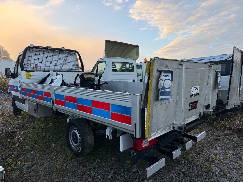 Komplett Flak, bakgavelhiss & verktygslådor - الإطار/ الشاسيه - شاحنة: صور 2 Komplett Flak, bakgavelhiss & verktygslådor - الإطار/ الشاسيه - شاحنة: صور 2