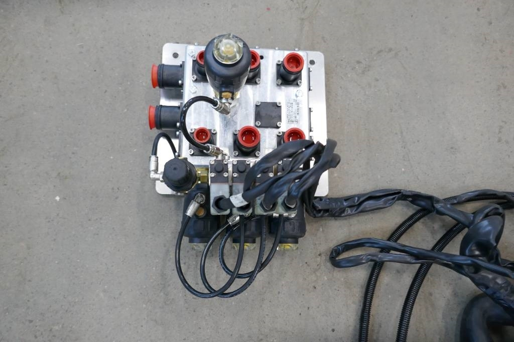 Volvo 8900 - الكبائن - شاحنة: صور 3 Volvo 8900 - الكبائن - شاحنة: صور 3