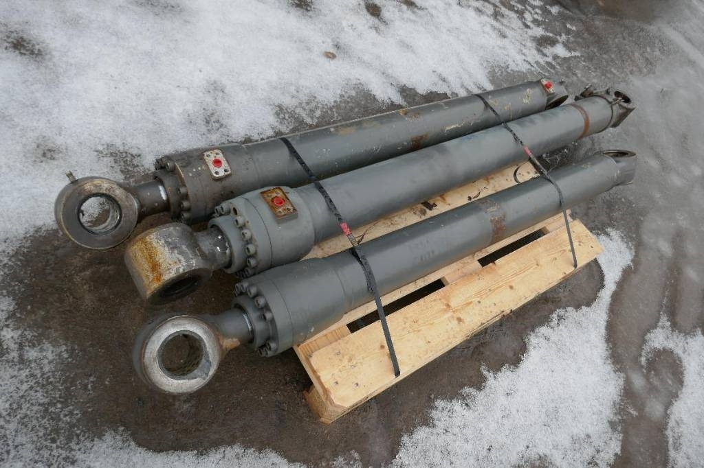 Volvo EC 210 C L, Bom cylinder, voe14534531 - علم السوائل المتحركة - آلات البناء: صور 1 Volvo EC 210 C L, Bom cylinder, voe14534531 - علم السوائل المتحركة - آلات البناء: صور 1