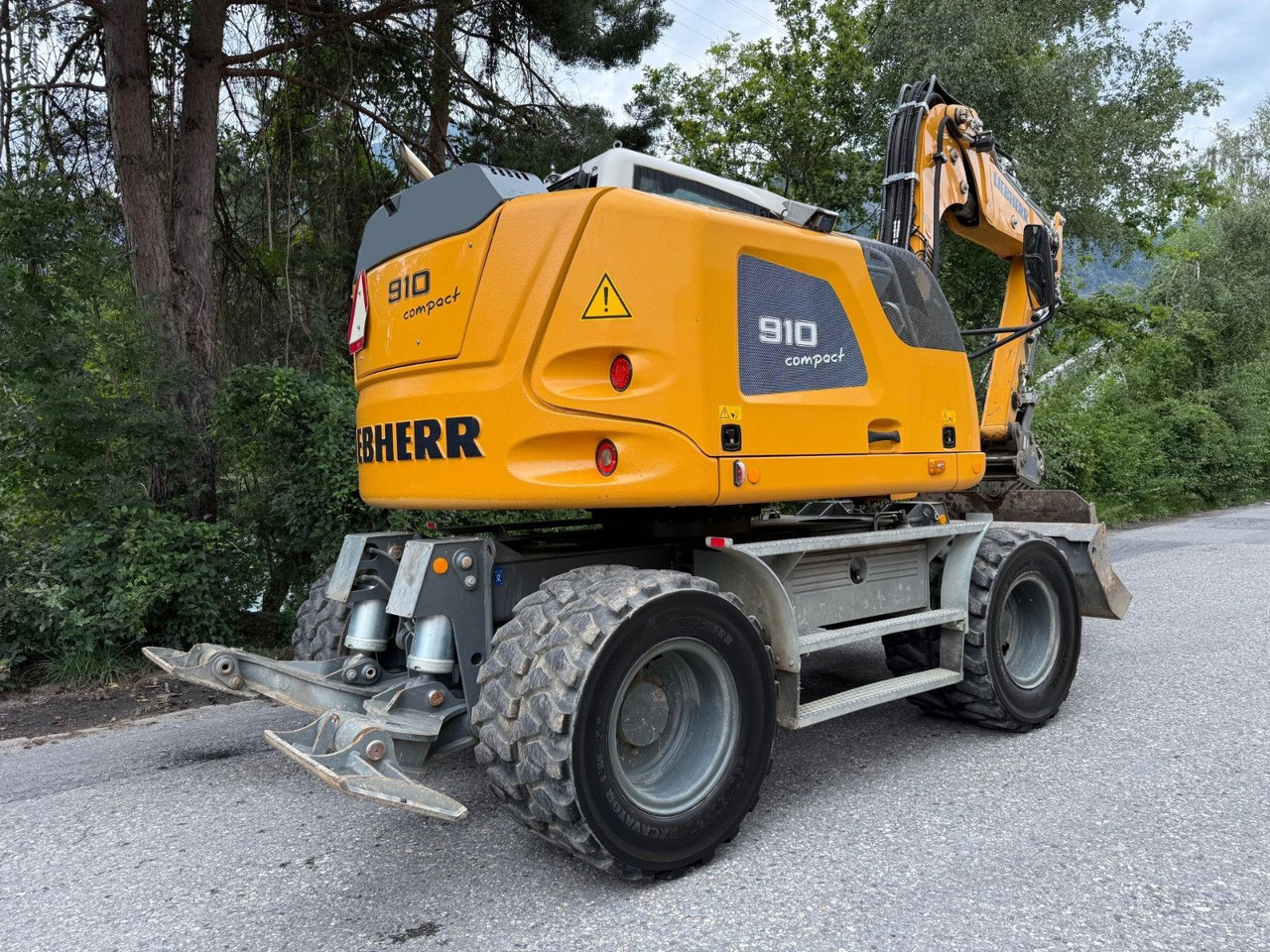 Liebherr A910 Compact Litronic,4 Schaufeln,Schnellwechsle - حفارة على عجلات: صور 5 Liebherr A910 Compact Litronic,4 Schaufeln,Schnellwechsle - حفارة على عجلات: صور 5